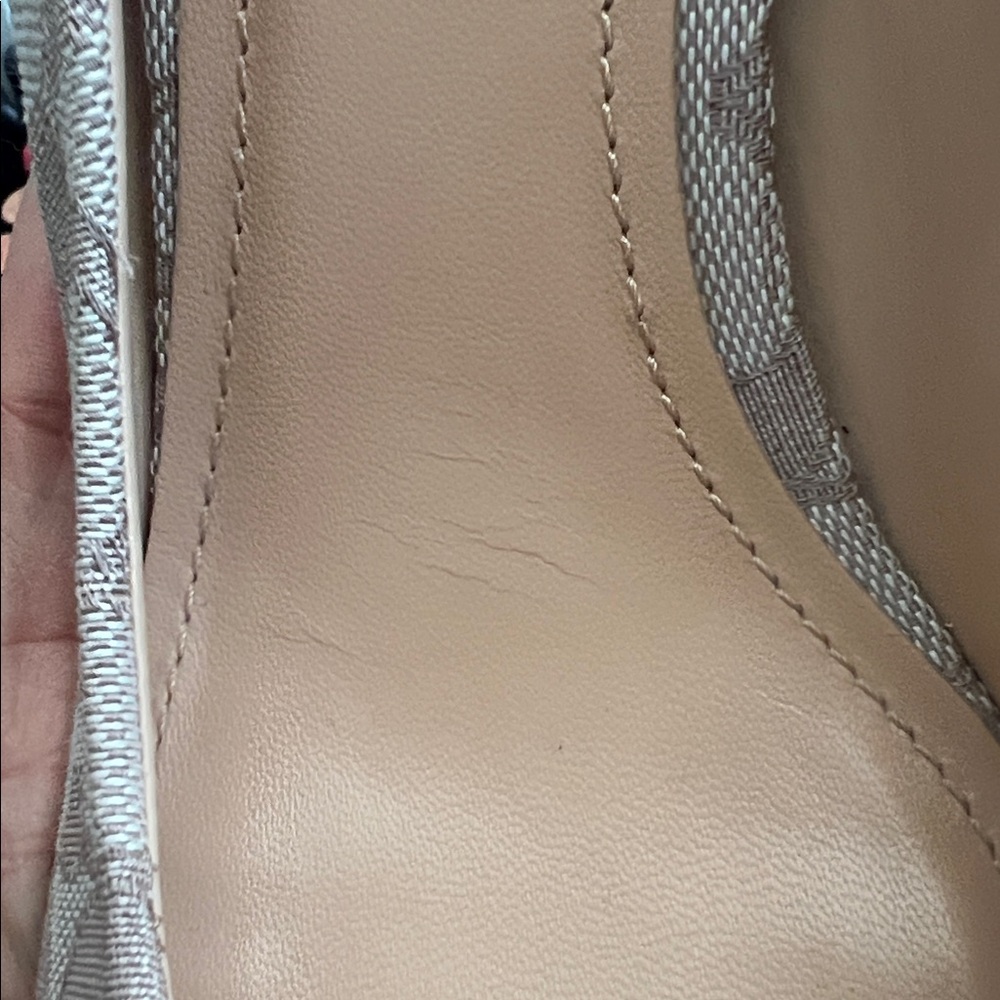 COACH Waverly Pointed Toe 3.25”Pump Designer Heels Womens Sz 9.5 Beige Monogram - Picture 14 of 14